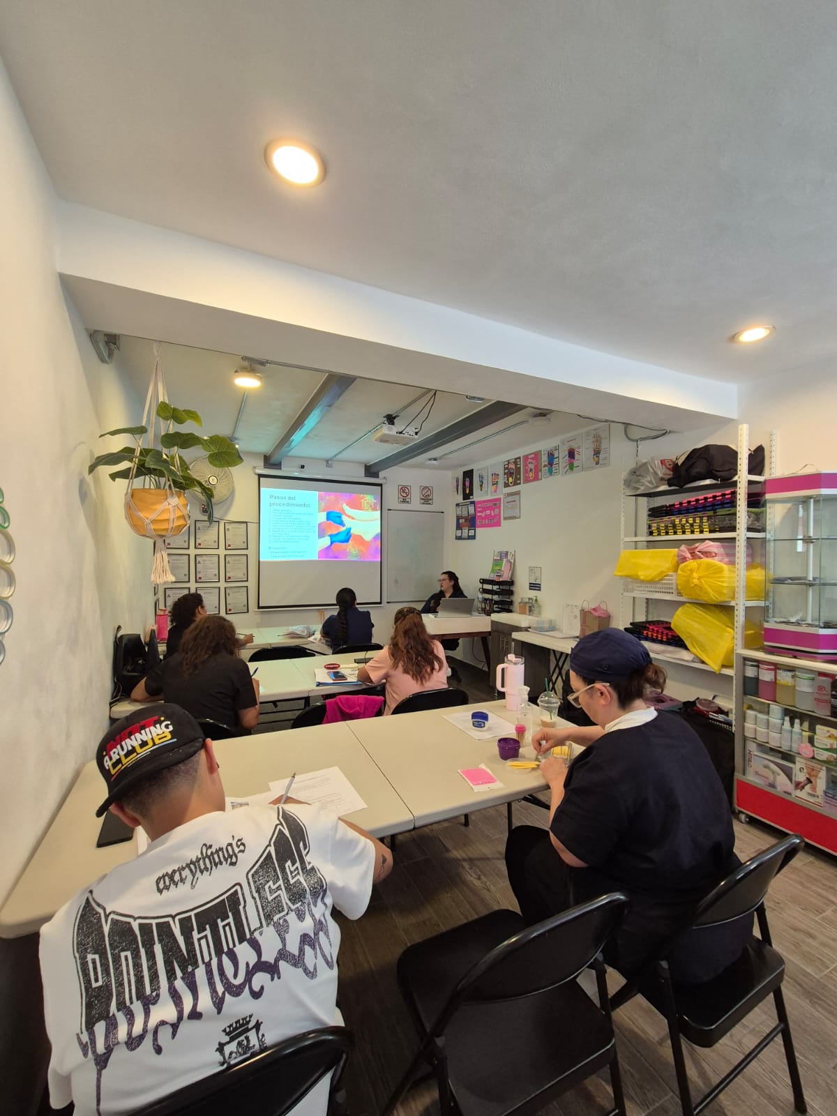 Capacitación de matricectomía en aula CECANAPO